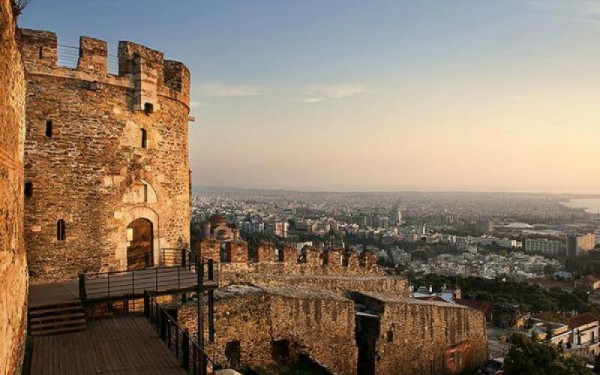 Θεσσαλονίκη: Εγκαίνια για το νέο Κέντρο Νεολαίας και Εθελοντισμού στην Άνω Πόλη