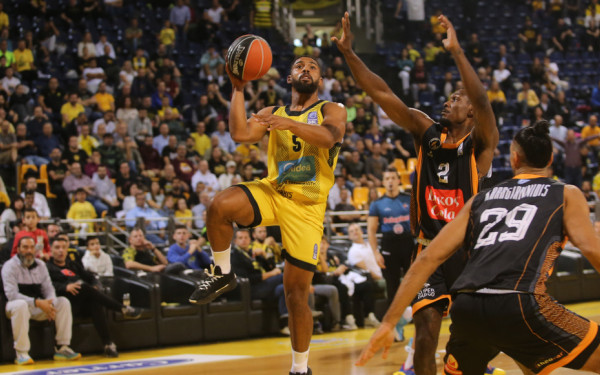 Μπάσκετ: «Σειρήνες» από το Ισραήλ για Ντε Τζούλιους, ποιες οι κινήσεις του Άρη