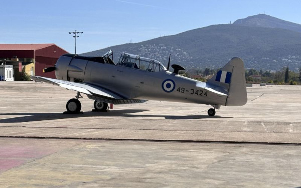 Επιστρέφει στους ελληνικούς αιθέρες το ιστορικό αεροσκάφος Ηarvard - Θα πετάξει πρώτη φορά μαζί με το Spitfire στη Θεσσαλονίκη (φωτ.)