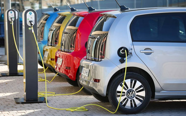 Η τιμή των ηλεκτρικών αυτοκινήτων αποτελεί βασικό κτιτήριο για την αγορά του