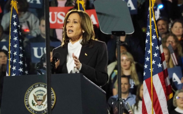 Χάρις εναντίον Τραμπ: «Είναι ασταθής, έχει καταληφθεί από εμμονή για εκδίκηση και τον κατατρώει η μνησικακία»