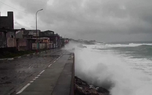 Κούβα: Τουλάχιστον οκτώ νεκροί και δύο αγνοούμενοι μετά το σαρωτικό πέρασμα του κυκλώνα Όσκαρ (βίντεο)