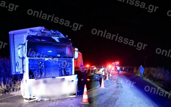 Λάρισα: Δύο νεκροί σε καραμπόλα τεσσάρων οχημάτων- Τρακτέρ κόπηκε στη μέση (φωτ.)