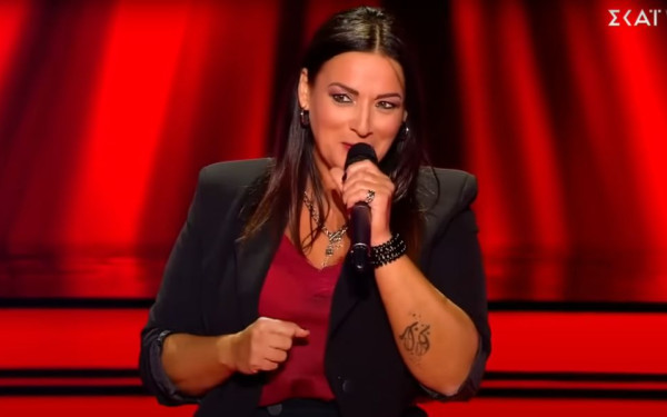 Εργαζόμενη στον δήμο Καλαμαριάς μπήκε στο «The Voice» - Κυνηγά το όνειρό της (βίντεο)