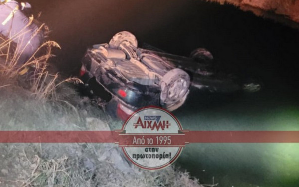 Μεσολόγγι: Βουτιά ΙΧ σε αποστραγγιστικό κανάλι – Επιχείρηση απεγκλωβισμού 20χρονου