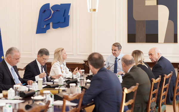 Με τους ευρωβουλευτές της ΝΔ συναντήθηκε ο Κυρ. Μητσοτάκης