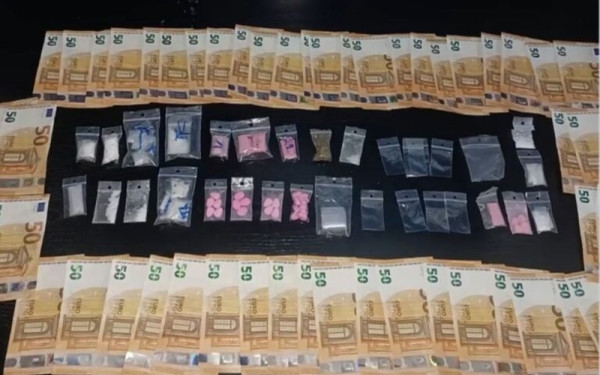 Άγ. Παντελεήμονας: Χειροπέδες σε 40χρονο διακινητή ροζ κοκαΐνης, κάνναβης και χαπιών (βίντεο)