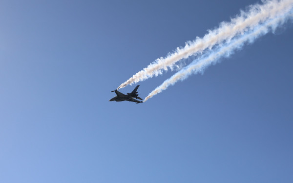 28η Οκτωβρίου: «Χρωστάμε σε όσους ήρθαν, πέρασαν, θα 'ρθουν, θα περάσουν» - Το μήνυμά του σμηναγού μέσα από το F-16 (βίντεο)