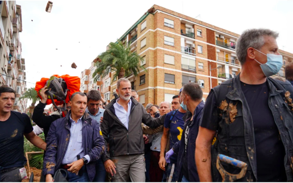 Ισπανία: Έντονες αποδοκιμασίες από τους πλημμυροπαθείς κατά του πρωθυπουργού και του βασιλιά