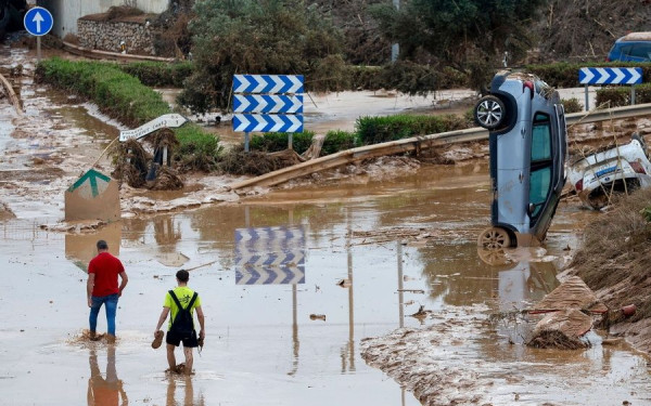 Ισπανία: 15.000 στρατιώτες και αστυνομικοί στο πεδίο - Τουλάχιστον 219 οι νεκροί