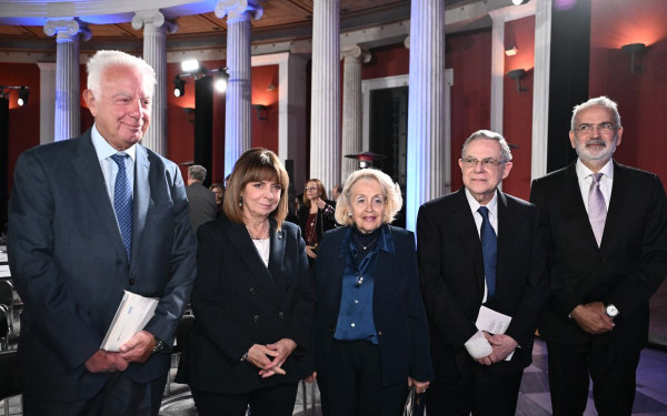 Κ. Σακελλαροπούλου: Υπαρξιακής σημασίας η ενδυνάμωση της δημοκρατίας σε εποχή ανατροπών (φωτ.)