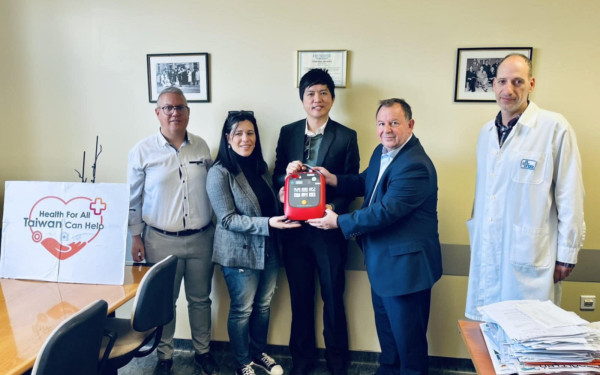 Η Ταϊβάν δώρισε απινιδωτές στη Θεσπρωτία