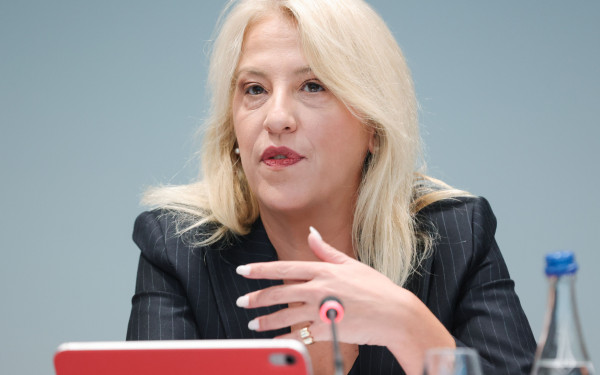 Ρένα Δούρου στη "ΜτΚ": Ο ΣΥΡΙΖΑ-ΠΣ βιώνει ίσως τη δυσκολότερη περίοδο της πορείας του