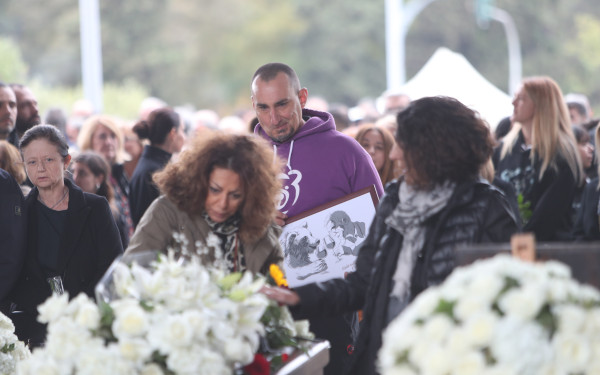 Θεσσαλονίκη: Συγκίνηση και θλίψη στο λαϊκό προσκύνημα για τον Γιάννη Μπουτάρη (φωτ.)