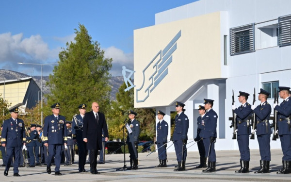 Ν. Δένδιας: Στη Σχολή Ικάρων για τον εορτασμό του Αρχαγγέλου Μιχαήλ - Εύσημα στο προσωπικό της Πολεμικής Αεροπορίας (φωτ.)