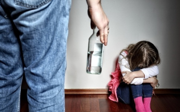 Θεσσαλονίκη - Έρευνα: Τα μεγαλύτερα τραύματα της παιδικής κακοποίησης, η ενοχή και η σιωπή