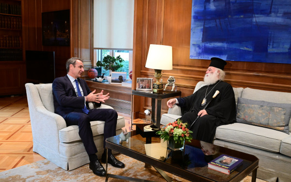Συνάντηση Μητσοτάκη με τον Πάπα και Πατριάρχη Αλεξανδρείας