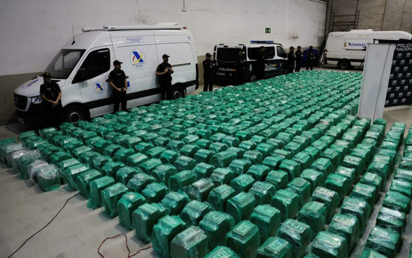 «Ξεσκεπάστηκαν» 13 τόνοι κοκαΐνης στην Ισπανία - Φορτίο ρεκόρ (βίντεο)