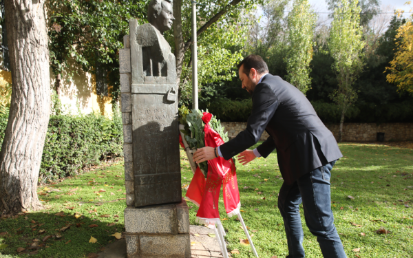 Στο μνημείο του ΕΑΤ-ΕΣΑ ο Ν. Παππάς: Θα δώσουμε τη μάχη για τη Δημοκρατία, την Ελευθερία, για τη Δικαιοσύνη