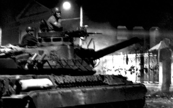 Η Μάρω Δούκα θυμάται τις τελευταίες ώρες προς την κορύφωση της εξέγερσης του Πολυτεχνείου