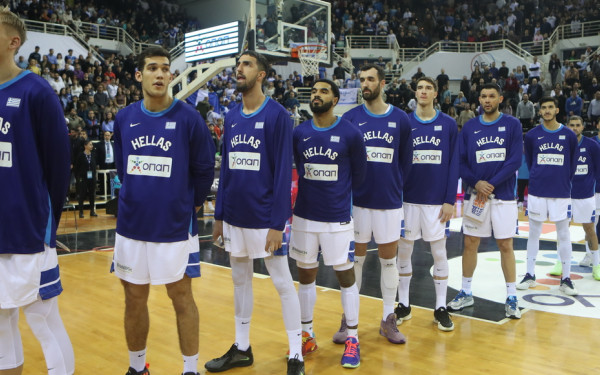 Θεσσαλονίκη: Κατάμεστο το κλειστό της Πυλαίας για τον αγώνα της Εθνικής ομάδας μπάσκετ με τη Μ. Βρετανία (βίντεο)