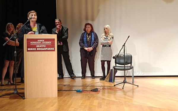 Θεσσαλονίκη: Ρίγη συγκίνησης από τη μητέρα της Ελένης Τοπαλούδη σε εκδήλωση αφύπνισης για τις γυναικοκτονίες (φωτ.)