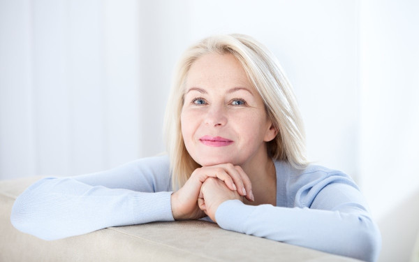 Εμμηνόπαυση: Συμπτώματα, θεραπείες και τρόπος αντιμετώπισης