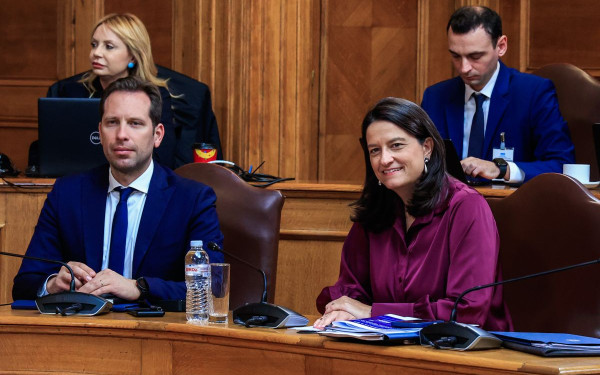 Σε 2 «στρατόπεδα» οι φορείς που τοποθετήθηκαν στη Βουλή για το νομοσχέδιο περί επαρκούς κατώτατου μισθού