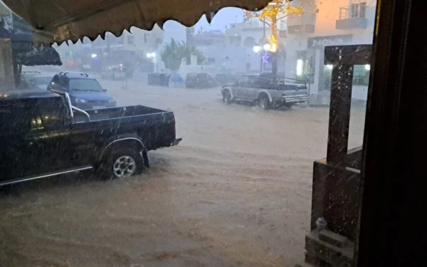 Ρόδος: Προβλήματα από ισχυρή βροχόπτωση στο νησί - Ακινητοποιημένα οχήματα σε κεντρικούς δρόμους