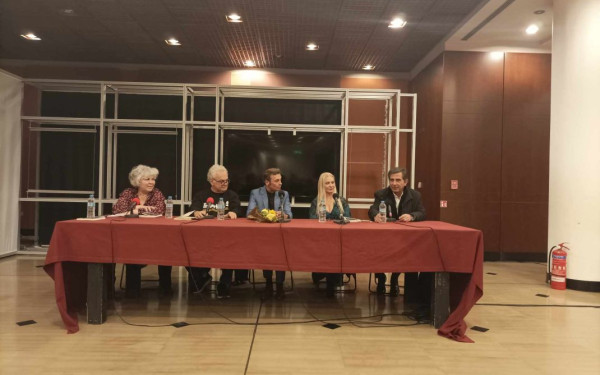 Θεσσαλονίκη: Ιστορίες από την άγρια και γλυκιά νύχτα, όπως την έζησε ένας καλλιτέχνης (φωτ.)