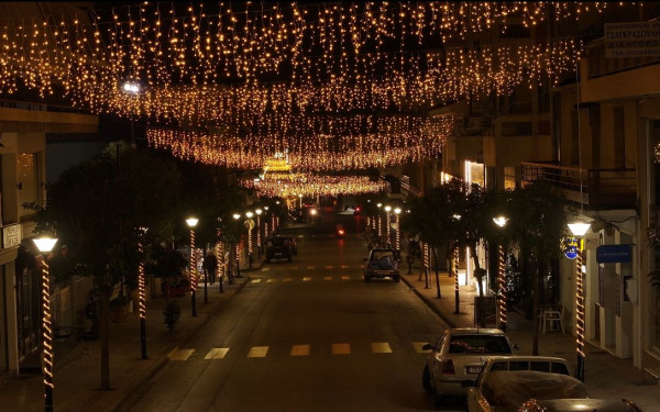 Καλαμπάκα: Τα γιορτινά της «φόρεσε» και φέτος ο γνωστός προορισμός