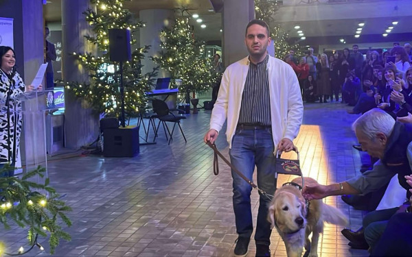 Θεσσαλονίκη: ΑμεΑ έκαναν πασαρέλα σε μια ξεχωριστή επίδειξη μόδας Θεσσαλονίκη: ΑμεΑ έκαναν πασαρέλα σε μια ξεχωριστή επίδειξη μόδας