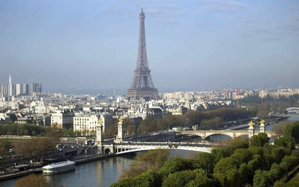 Γαλλία: Βουλευτές υιοθέτησαν απόφαση υποστήριξης της Ουκρανίας που καλεί την κατάσχεση των ρωσικών περιουσιακών στοιχείων