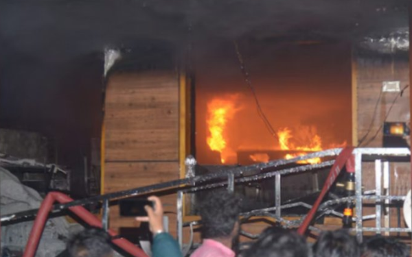 Ινδία: Έξι νεκροί και 30 τραυματίες από πυρκαγιά σε νοσοκομείο