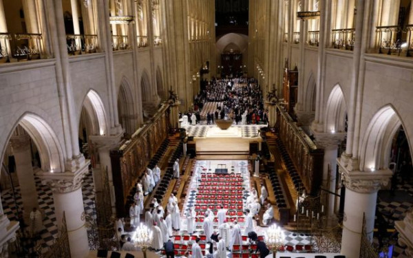 Γαλλία: Με λαμπρότητα τα θυρανοίξια της Παναγίας των Παρισίων - Ο εμβληματικός ναός αποκαλύπτεται μετά από πέντε χρόνια (Live)