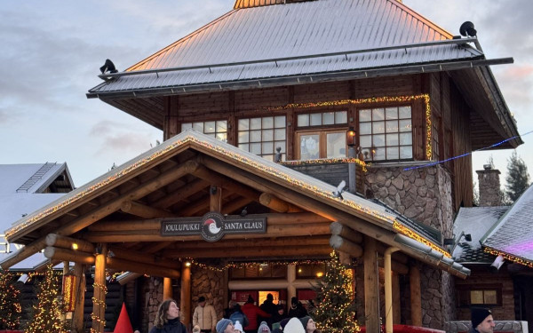 Ροβανιέμι: Μια Ελληνίδα ζει και εργάζεται στο Χωριό του Άγιου Βασίλη (φωτ.)