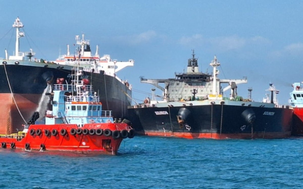 «Sounion»: Ολοκληρώθηκε επιτυχώς η μεταφόρτωση των 150.000 τόνων πετρελαίου σε αγκυροβόλιο του Σουέζ