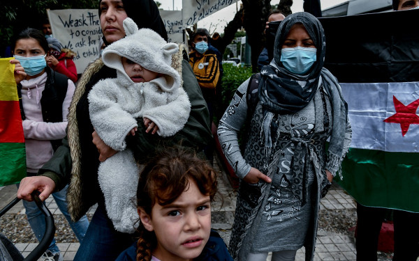 H Ελλάδα αναστέλλει όλες τις διαδικασίες εξέτασης αιτήσεων ασύλου από Σύρους