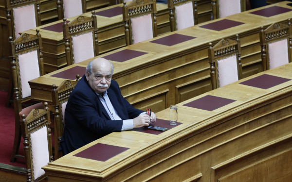 Ν. Βούτσης: Καμία σχέση του αστυνομικού με τον ΣΥΡΙΖΑ