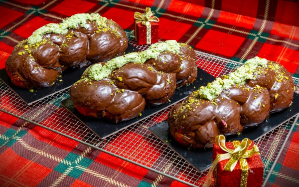 Τα χριστουγεννιάτικα του Αρτοζαχαροπλαστείου Ζέζας, στην Τούμπα