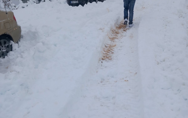 Όλυμπος: Επιχείρηση απεγκλωβισμού 5 ΙΧ που κόλλησαν λόγω κακοκαιρίας