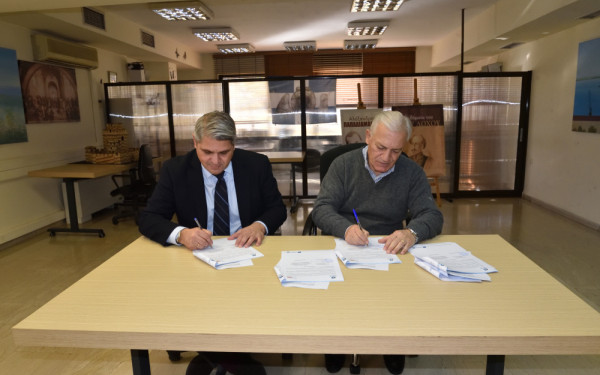 Δήμος Αμπελοκήπων - Μενεμένης: Υπογράφηκε η σύμβαση για την ανάπλαση και περιβαλλοντική αναβάθμιση σε τμήμα του πρώην στρατοπέδου «Μέγας Αλέξανδρος»