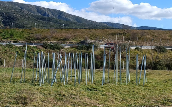 Αφαιρέθηκαν τα 58 καρφιά από τα Τέμπη