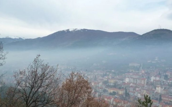 Ιωάννινα: Στο «κόκκινο» η αιθαλομίχλη - Πέντε φορές πάνω από το όριο οι τιμές μικροσωματιδίων