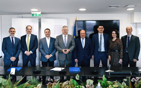 Πώληση του 35% του μετοχικού κεφαλαίου της ΔΕΠΑ ΕΜΠΟΡΙΑΣ Α.Ε., κυριότητας HELLENiQENERGY, στο ΤΑΙΠΕΔ