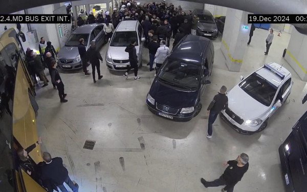 ΑΕΚ - ΠΑΟΚ: Το βίντεο από το επεισόδιο στο πάρκινγκ της «OPAP Arena»