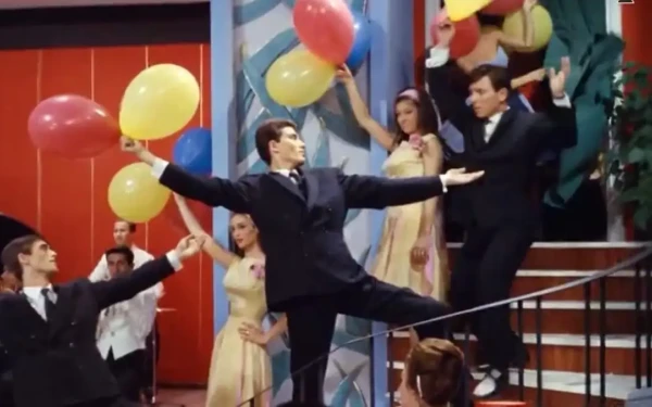 Η ξεκαρδιστική και συγκινητική ανασκόπηση της Finos Film για το 2024 - Δείτε βίντεο