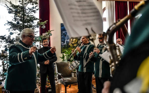 Θεσσαλονίκη: Χριστουγεννιάτικα κάλαντα στον Κωνσταντίνο Γκιουλέκα