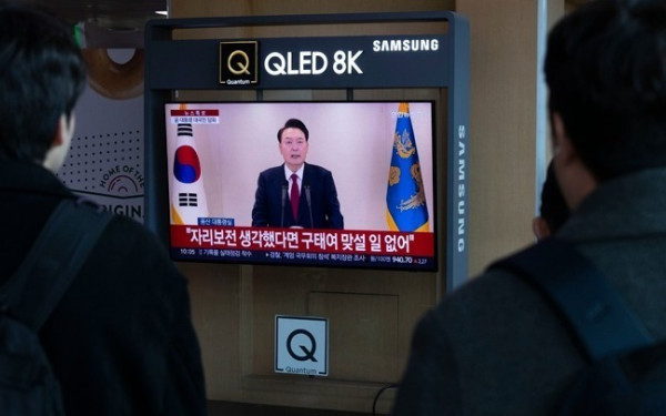 Νότια Κορέα: Το κοινοβούλιο ψήφισε υπέρ της καθαίρεσης του προέδρου της χώρας