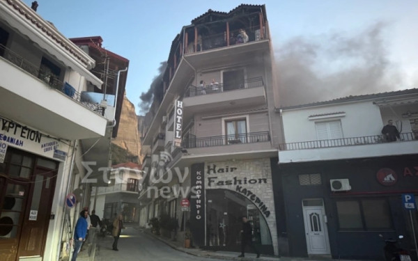 Τραγωδία σε ξενοδοχείο της Καλαμπάκας: Νεκρός ο ιδιοκτήτης που πήδηξε από το μπαλκόνι για να σωθεί (βίντεο)